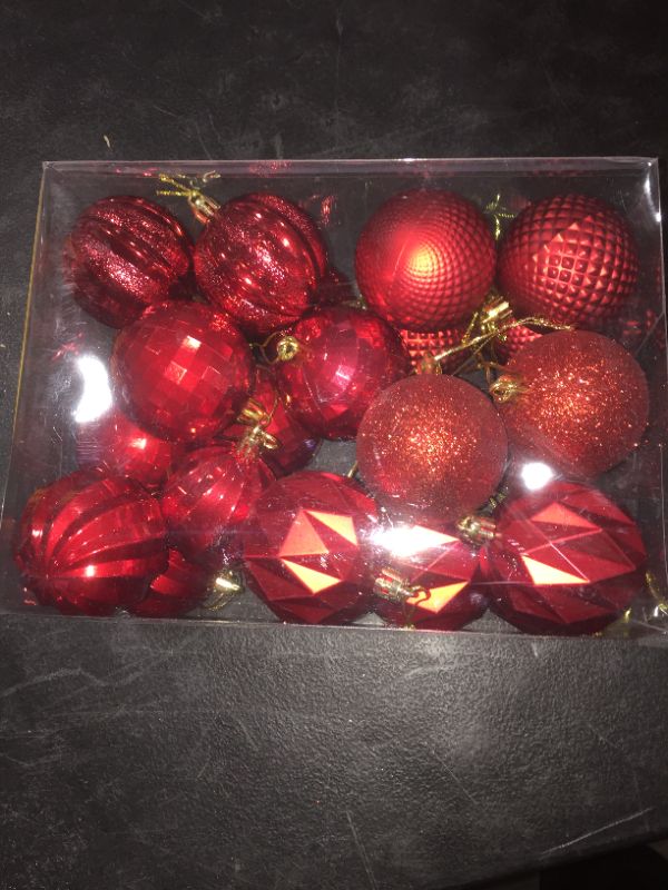 Photo 2 of 36Ct Red Christmas Ornaments 60mm/2.36" Shatterproof Christmas Tree Ornaments Decorations Christmas Balls Ornaments Set (Red,2.36")
