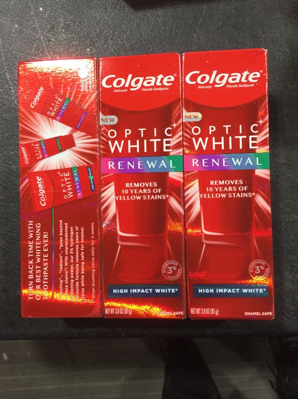 Photo 2 of Colgate, Optic White Renewal -Pasta dentífrica blanqueadora con flúor y peróxido de hidrógeno al 3%
