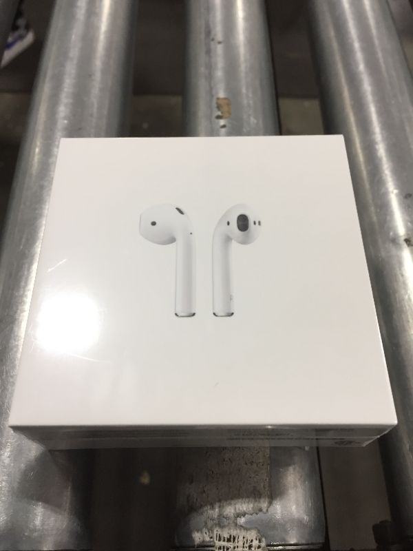 Photo 2 of Apple AirPods (2nd Generation)
