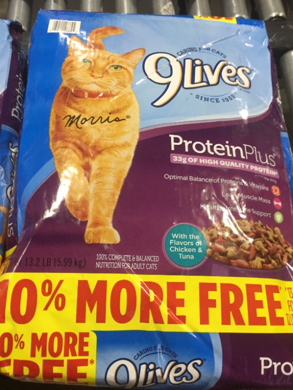 Photo 2 of 9Lives Protein Plus Dry Cat Food Bonus Bag, 13.2Lb
BEST BY: 04/22/2022