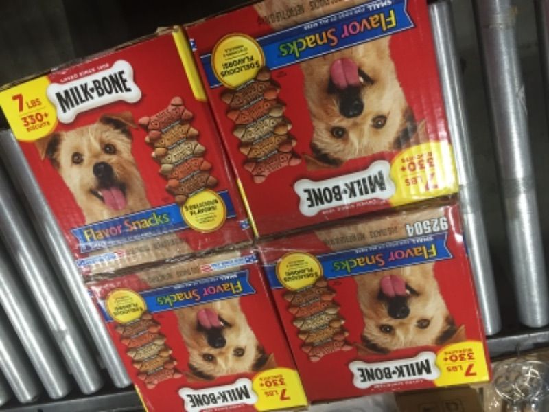Photo 2 of 
Milk-Bone Flavor Snacks Dog Treats
4 pack 
expires 05/06/22