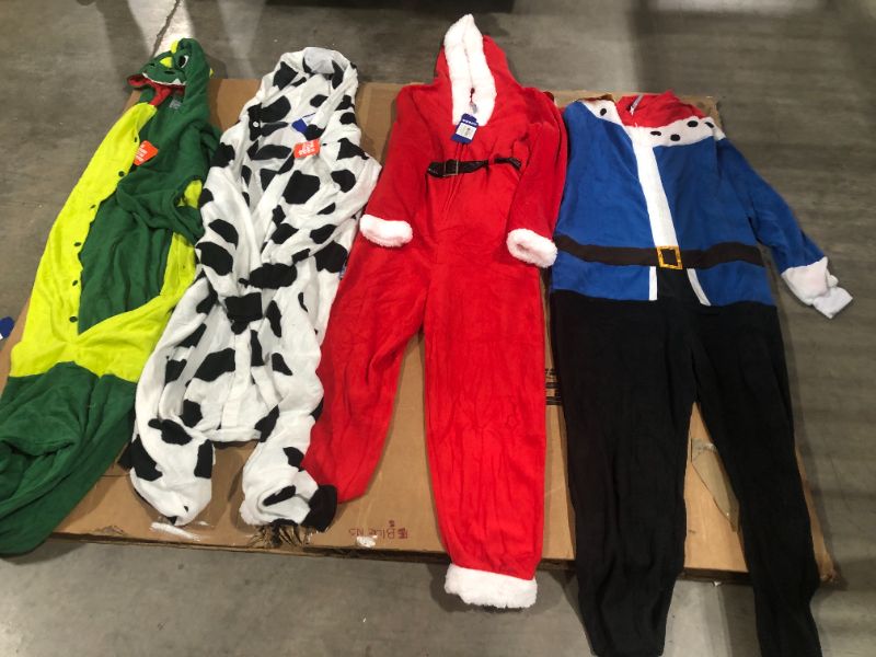 Photo 1 of ONESIE BUNDLE MIXED SIZES  
