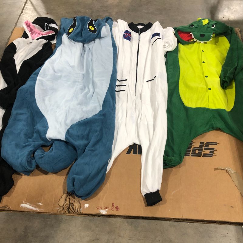 Photo 1 of ONESIE BUNDLE MIXED SIZES  
