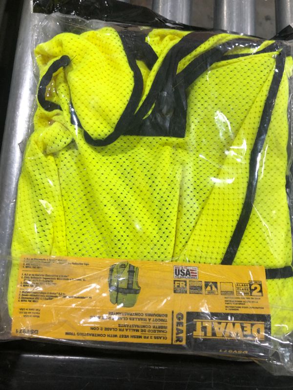 Photo 3 of DeWalt DSV971-5X Industrial Safety Vest
