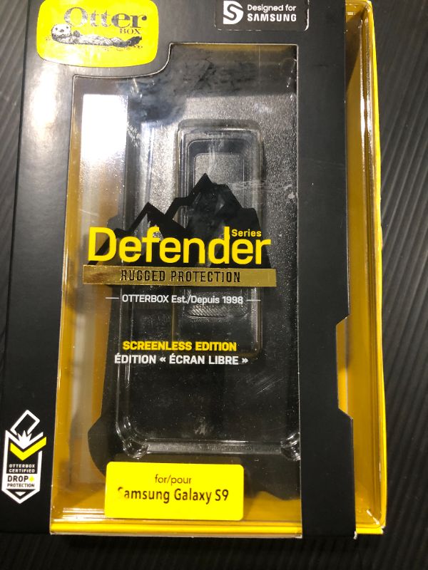 Photo 2 of OTTERBOX DEFENDER SERIES Case for Samsung Galaxy S9 - Retail Packaging - BLACK