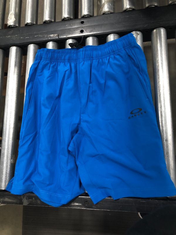 Photo 2 of Oakley Men's Foundational 9 Short 2.0----size m
