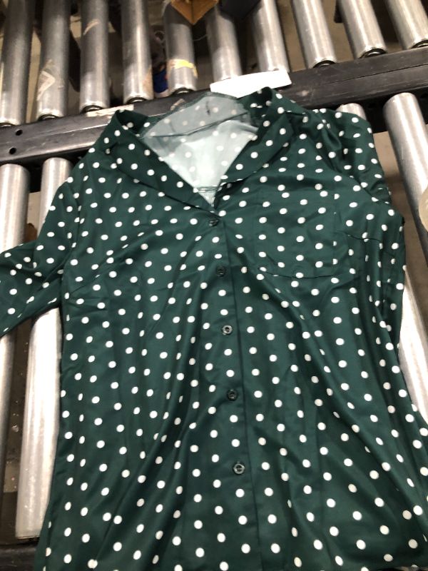 Photo 1 of ALLEGRA K GREEN AND WHITE DOTS SHIRTS
SIZE M 