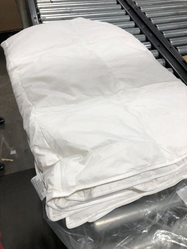 Photo 1 of 68x90 comforter (white)