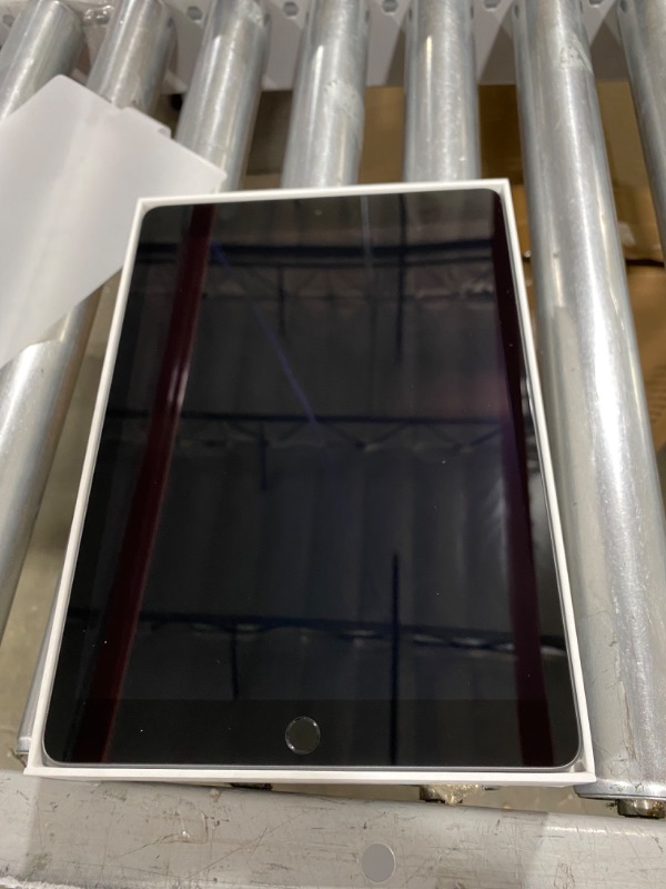 Photo 4 of 2021 Apple 10.2-inch iPad (Wi-Fi, 64GB) - Space Gray
