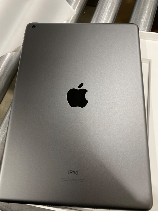 Photo 6 of 2021 Apple 10.2-inch iPad (Wi-Fi, 64GB) - Space Gray
