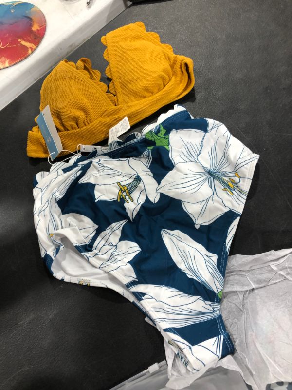 Photo 2 of Yellow And Floral V-Neck Scalloped Bikini
MED 
