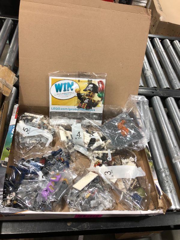 Photo 2 of LEGO Marvel Avengers Compound Battle 76131 Building Set Includes Toy Car, Helicopter, and Popular Avengers Characters Iron Man, Thanos and More (699 Pieces)
