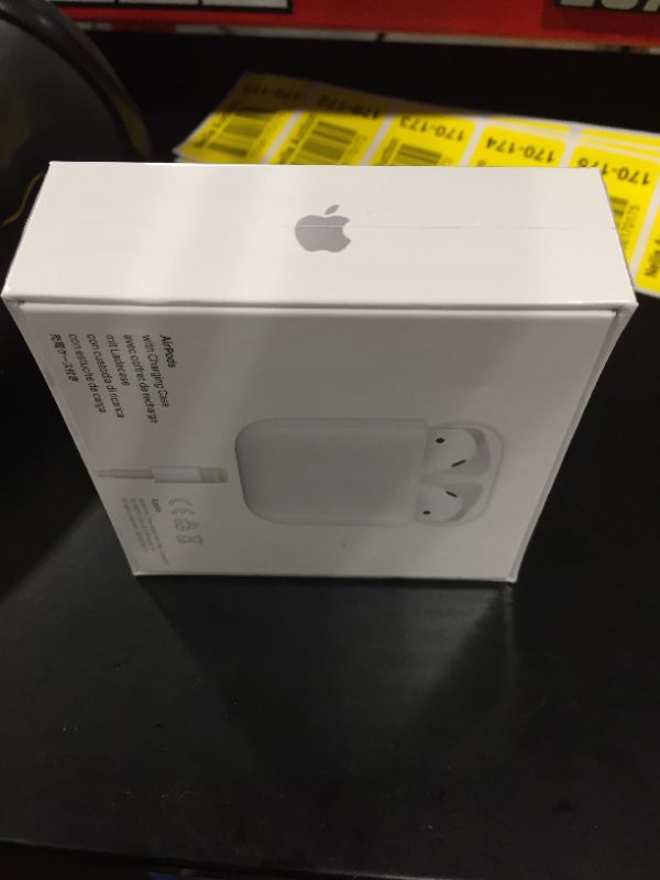 Photo 2 of Apple AirPods (2nd Generation)
