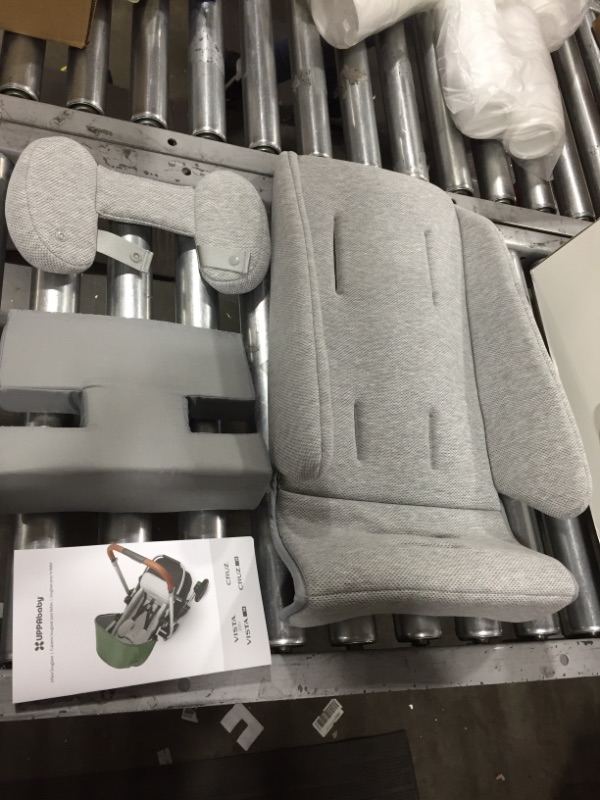 Photo 2 of Uppababy Infant Snug Seat