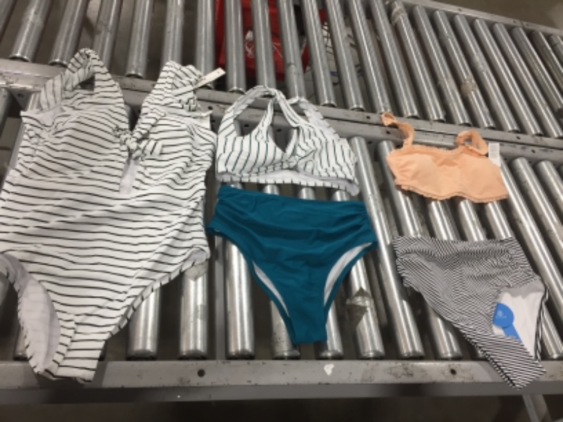 Photo 1 of S bikinis and L one piece 