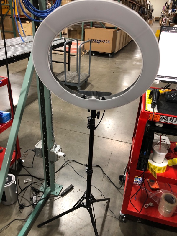Photo 2 of 18" Professional Ring Light
