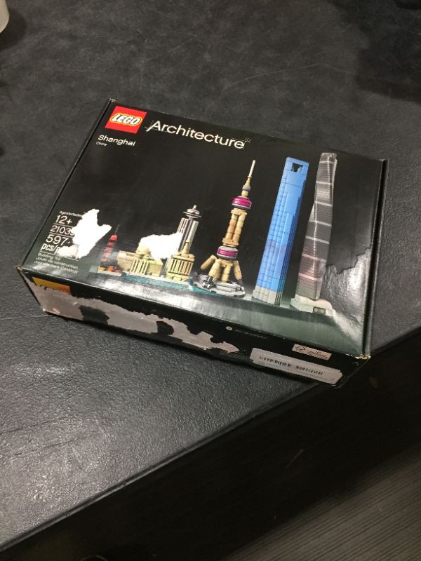 Photo 1 of LEGO Architecture Shanghai 21039 Building Kit (597 Pieces)