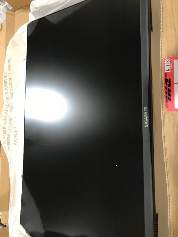 Photo 4 of GIGABYTE M32U 32" 144Hz 4K FreeSync Compatible Gaming Monitor, SS IPS, 3840x2160 Display, 1ms Response Time (MPRT), 1x Display Port 1.4, 2x HDMI 2.1, 3x USB 3.0, 1x USB Type C
