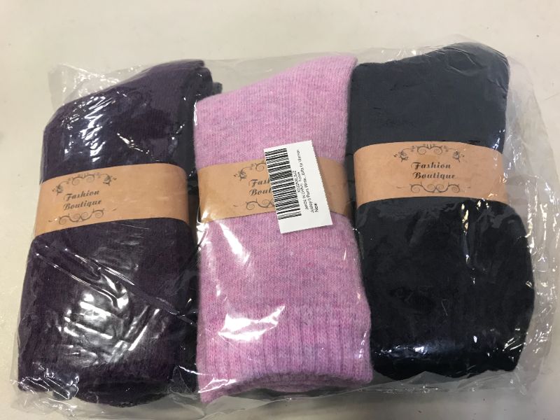 Photo 3 of Justay Winter Womens Wool Socks Vintage Warm Socks Thick Cozy Socks Knit Casual Crew Socks Gifts for Women 6 PAIRS
ONE SIZE FITS MOST