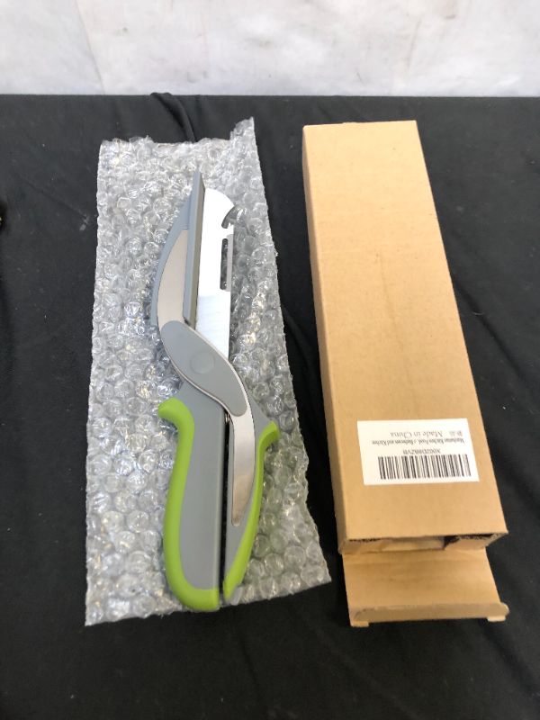 Photo 2 of Clever Food Choppers Smart Cutter Slicer Kitchen Shears with Built-in Cutting Board for Picnics & Kitchen Vegetables and Food (Green)
