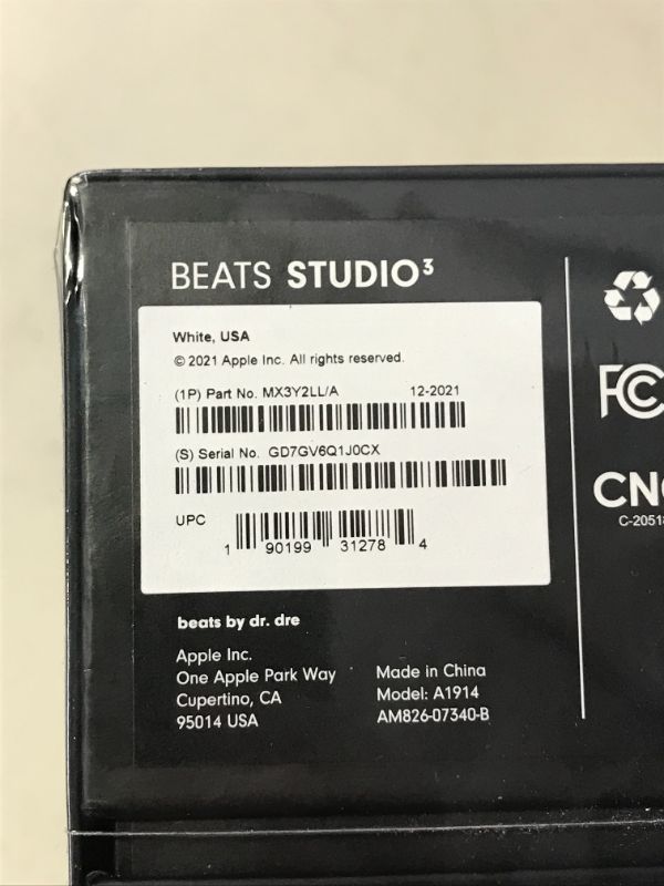 Photo 3 of Beats Studio3 Wireless Noise Cancelling Over-Ear Headphones - Apple W1 Headphone Chip, Class 1 Bluetooth, 22 Hours of Listening Time, Built-in Microphone - White (FACTORY SEALED)
