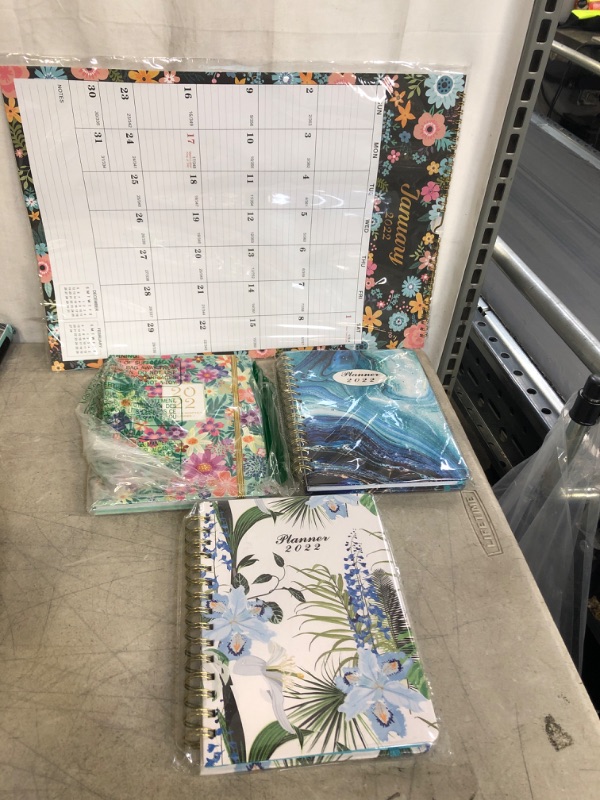 Photo 1 of 4PC LOT, CALENDAR AND PLANNERS