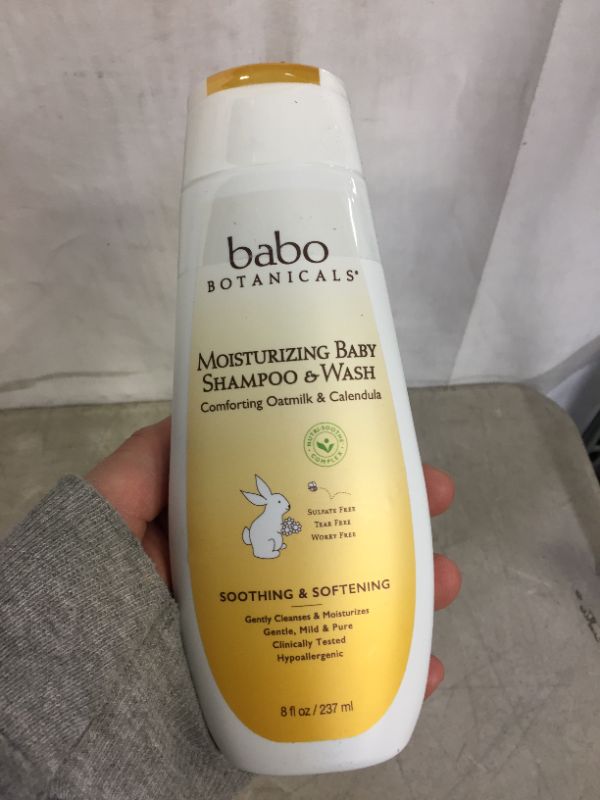 Photo 2 of Babo Botanicals Moisturizing Baby Shampoo & Wash - Oatmilk Calendula 8 Fl Oz Liquid
(factory sealed)