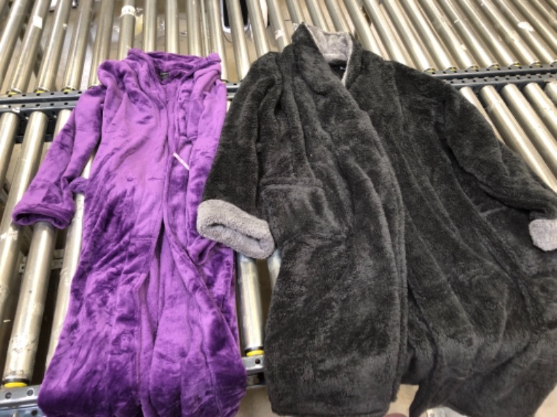 Photo 1 of 2PK ASSORTED BATH ROBES, SIZES FROM LEFT TO RIGHT. LARGE/XLARGE, XXXL.