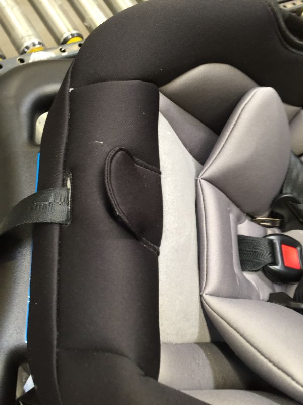 Photo 4 of Graco® SnugRide® SnugFit 35 DLX Infant Car Seat, Maison
