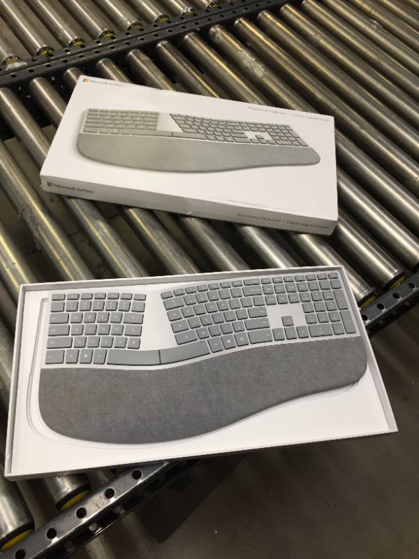 Photo 8 of Microsoft 3RA-00022 Surface Ergonomic Keyboard,Gray
