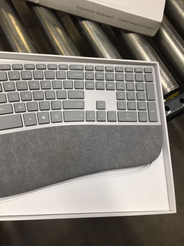 Photo 5 of Microsoft 3RA-00022 Surface Ergonomic Keyboard,Gray
