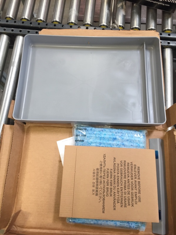 Photo 1 of PetSafe ScoopFree Reusable Tray for Cat Litter Boxes - Includes 4.5 lb of Premium Blue Non Clumping Crystal Litter - Compatible with All PetSafe ScoopFree Automatic Self Cleaning Litter Boxes