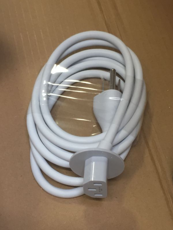Photo 1 of Apple iMac (21.5-inch, 8GB RAM, 256GB SSD Storage) 2020
