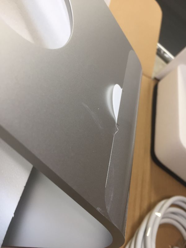 Photo 1 of Apple iMac (21.5-inch, 8GB RAM, 256GB SSD Storage) 2020

