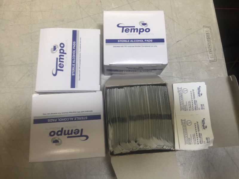 Photo 2 of 4x Tempo Sterile Alcohol Pad Swabs - 200 small wipes per box
