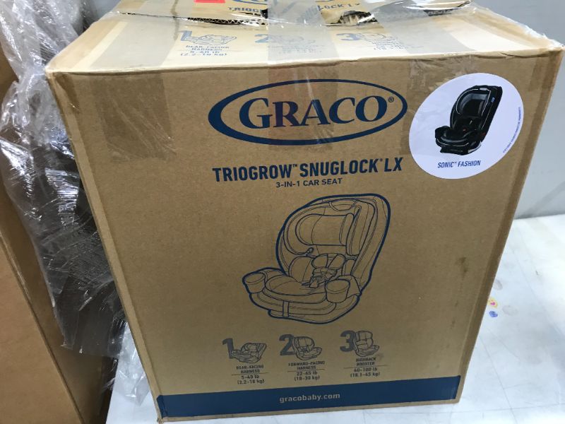 Photo 4 of Graco Baby TrioGrow SnugLock LX 3-in-1 Harness Booster Car Seat Sonic
