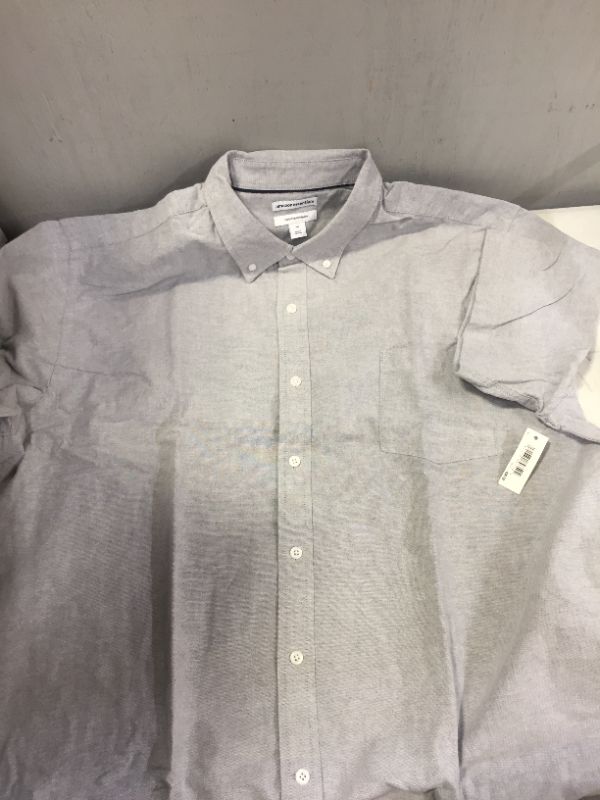 Photo 2 of Amazon Essentials Men's Regular-Fit Short-Sleeve Pocket Oxford Shirt
SIZE XXL