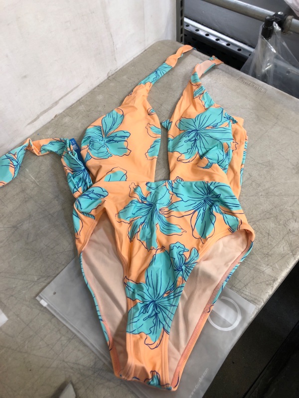 Photo 1 of WOMEN'S 1PC BATHING SUIT, SIZE M