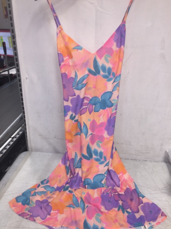 Photo 1 of CUPSHE Dress for Women, V Neck PASTEL  Shape Dress with Adjustable Thin Straps
SIZE S