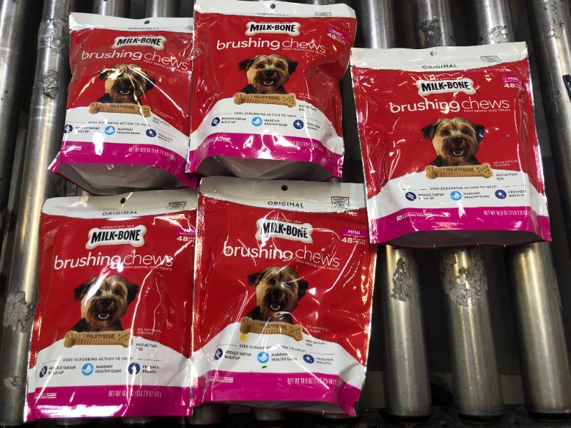 Photo 1 of 5x Milk-Bone Original Brushing Chews, 48 Mini Daily Dental Dog Treats 18.9oz
Best Before: May 05, 2022