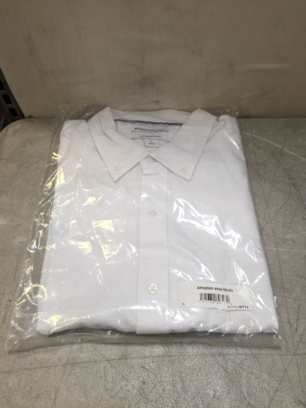 Photo 1 of Amazon Essentials Men's Regular-Fit Short-Sleeve Pocket Oxford Shirt White, XL