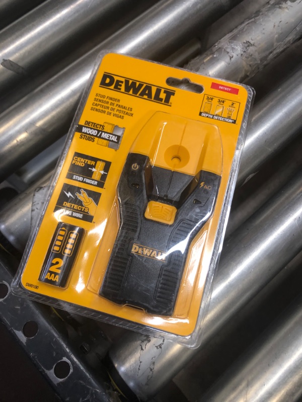 Photo 1 of DeWalt 6.3 in. L x 4.2 in. W Stud Finder 3/4 in. 1 pc.