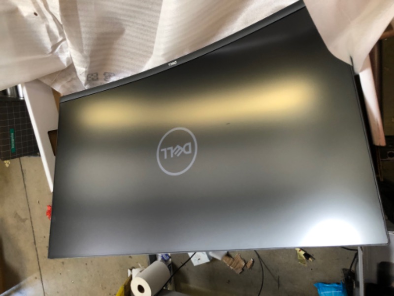 Photo 3 of Dell S3222HN 32-inch FHD 1920 x 1080 at 75Hz Curved Monitor, 1800R Curvature, 8ms Grey-to-Grey Response Time (Normal Mode), 16.7 Million Colors - Black
