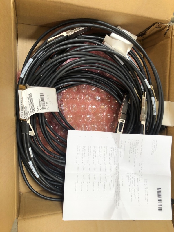 Photo 2 of BOX OF 6
2323767-4 
QSFP-DD, Pluggable I/O Cable Assemblies, QSFP-DD, 28 AWG Wire Size, .32 mm² Wire Size, 7.69 mm [.303 in] Diameter, Shielded, Length 8.2 ft [2.5 m]