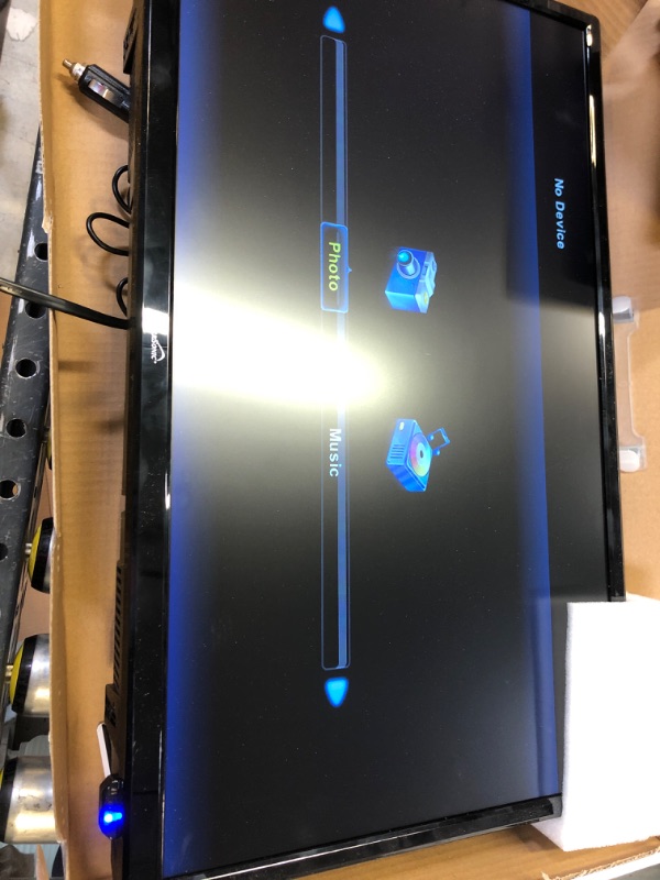 Photo 1 of Supersonic Sc-2412 24" 1080p AC-DC LED TV-DVD Combination