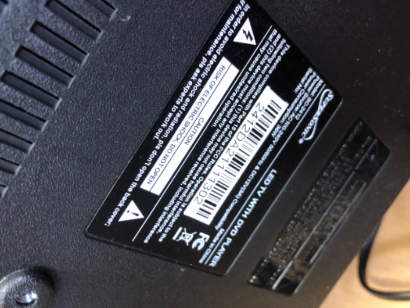 Photo 1 of Supersonic Sc-2412 24" 1080p AC-DC LED TV-DVD Combination