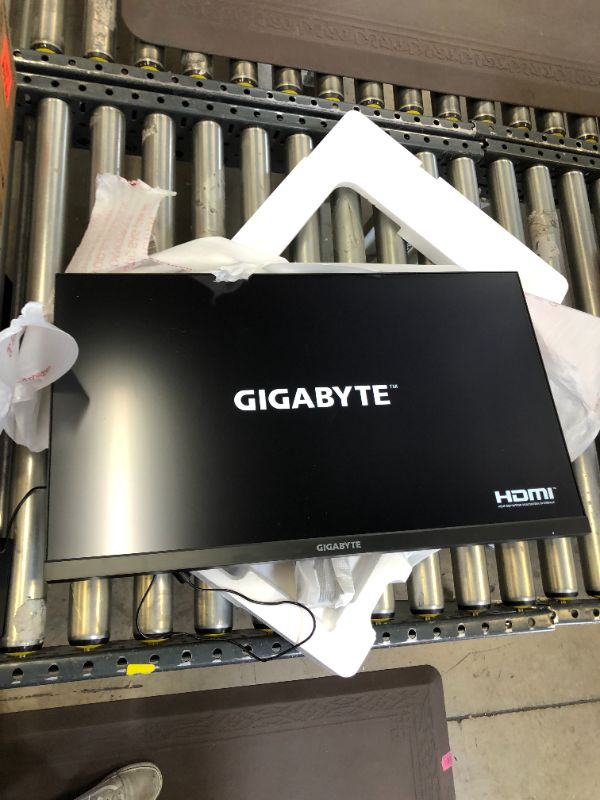 Photo 3 of GIGABYTE M27Q 27" 170Hz 1440P -KVM Gaming Monitor, 2560 x 1440 SS IPS Display, 0.5ms (MPRT) Response Time, 92% DCI-P3, HDR Ready, FreeSync Premium, 1x Display Port 1.2, 2x HDMI 2.0, 2x USB 3.0
