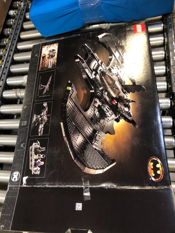 Photo 6 of LEGO DC Batman 1989 Batwing 76161 Displayable Model with a Buildable Vehicle and Collectible Figures: Batman, The Joker – Mime Version and Lawrence The Boombox Goon, New 2021 (2,363 Pieces)
