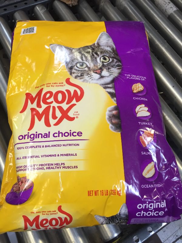 Photo 1 of Meow Mix Original Choice with Flavors of Chicken, Turkey & Salmon Adult Complete