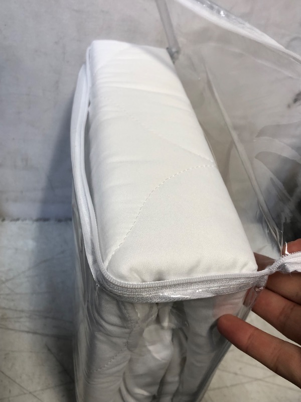 Photo 2 of mattress protector white cover twin xl 